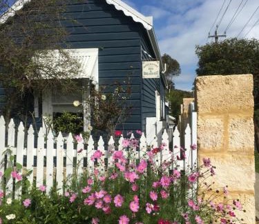 Mosman Park Bed & Breakfast | RoseMoore Bed & Breakfast