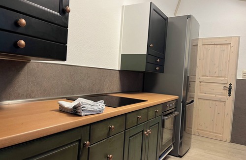 Krogaspe Apartment | Rosenkate - Apartment with 2 rooms (+ 1 room with passage in one of the rooms)