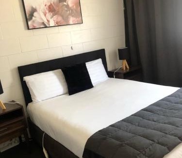 Te Awamutu Hotel | Rosetown Motel