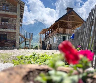 Kukes County House | Rosi peak Guesthouse