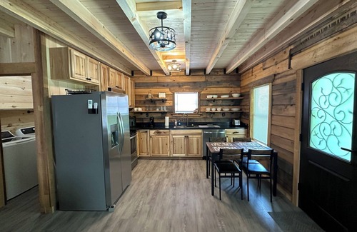Spring Hill Cabin | Rosie's Cabin is an authentic log cabin located just 10 minutes from Charleston.