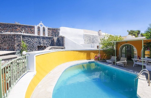 Vothon House | Roubeti Village