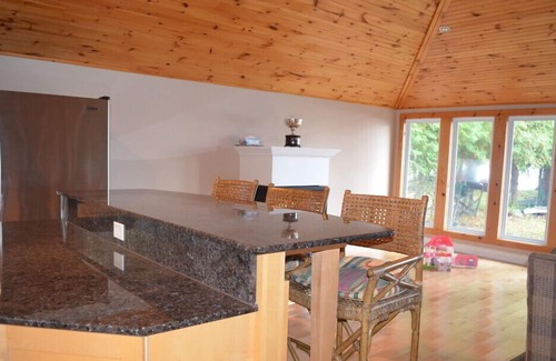 Havelock-Belmont-Methuen Cottage | Round Lake Hideaway - Havelock, Ontario, Canada