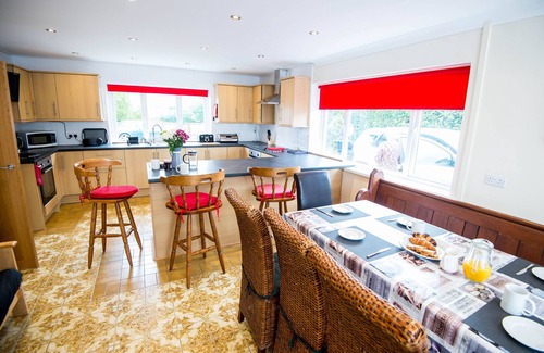 Laugharne Cottage | Round Park, Private detached family escape with extra annex
