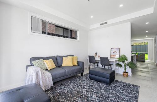 Rouse Hill Villa | Rousehill 5Br with Pool near Shopping Centre&Train