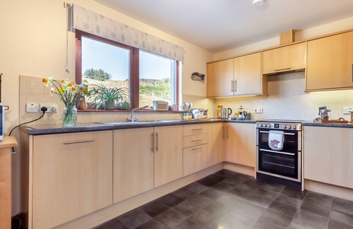 Ullapool House | Rowan Cottage - Three Bedroom House, Sleeps 6