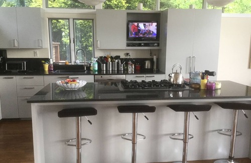 Norwalk House | ROWAYTON/SOUTH NORWALK BEACH COMMUNITY HOME FOR SUMMER RENTAL