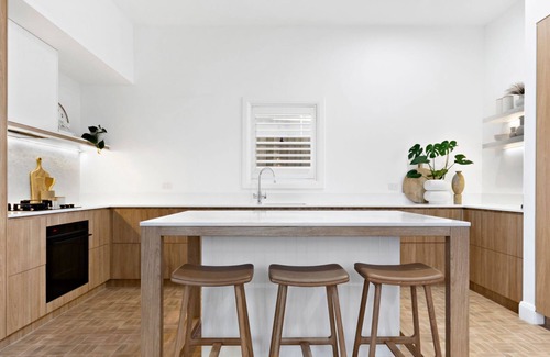 Merewether House | Rowlands- pet friendly quaint beach house