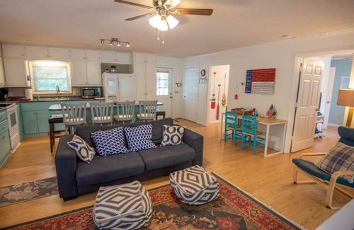 Crumpler Cottage | Roxy's Riverfront Playhouse on the New River - Fire Pit