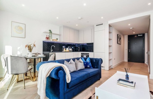 Woolwich Riverside Apartment | Royal Arsenal Riverview Apartment for Getting Around London