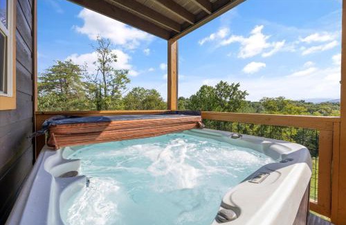 Sevierville House | Royal Bliss by On Cue Properties