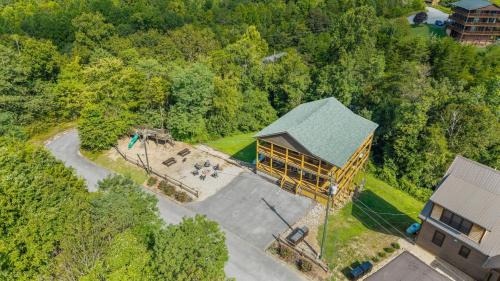 Sevierville House | Royal Bliss by On Cue Properties