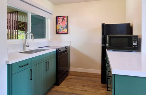 Kaanapali Hotel | Royal Bungalow Studio Suite Oceanfront at Royal Lahaina Resort, Walk to Beach