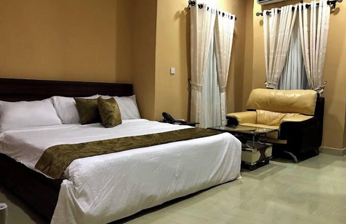 Osogbo Hotel | Royal Continental Suites and Apartments