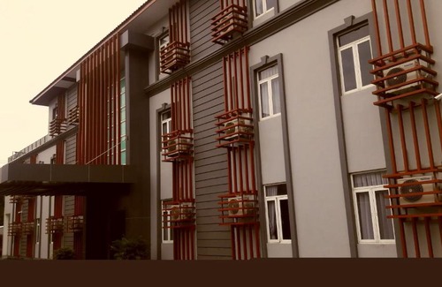 Bahan Hotel | Royal Crown Hotel