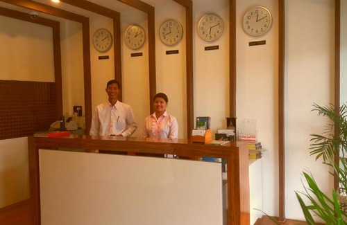 Bahan Hotel | Royal Crown Hotel