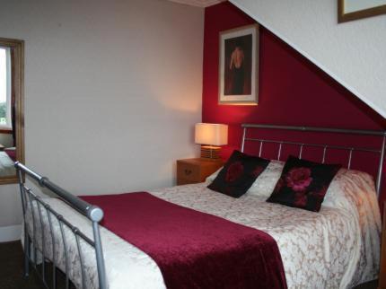 Girvan Hotel | Royal Hotel