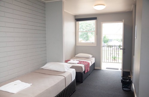 Singleton Hotel | Royal Hotel Singleton