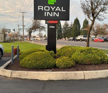 Bethel-Danebo Hotel | Royal Inn Eugene- Airport