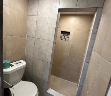 Kenedy Hotel | Royal Inn