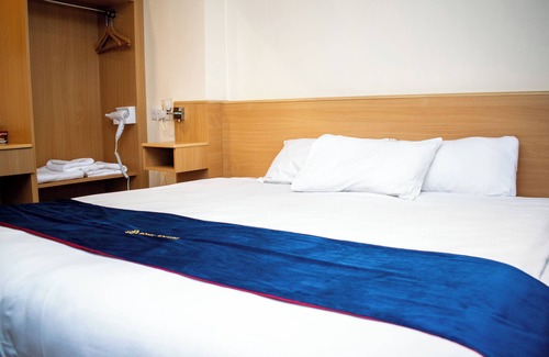 Marston Green Hotel | Royal Square Hotel - BHX & NEC
