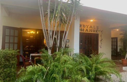 Corozal House | Royale Manor