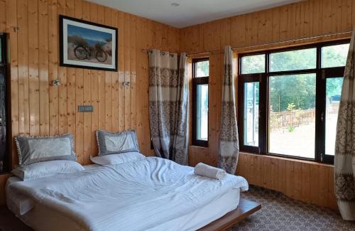 Gund Villa | ROYALE PEAKS villa sonamarg Rd