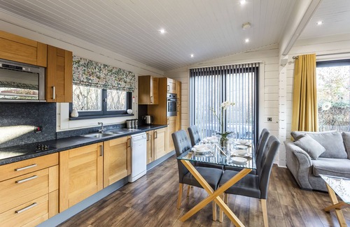 Harlow Cabin | Roydon Marina Village