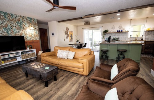 Lochmoor Waterway Estates House | Roze Family Villa- charming pool home near river district & waterfront dining!