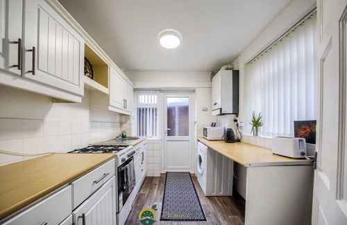 Holbrooks Apartment | RRN Near Ricoh Arena | Wi-fi | Parking