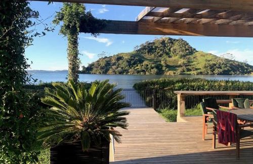 Pataua House | Ruahau - Pataua South -Absolute Waterfront