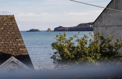 Saundersfoot House | Ruby Cottage - Beachside Cottage with Views
