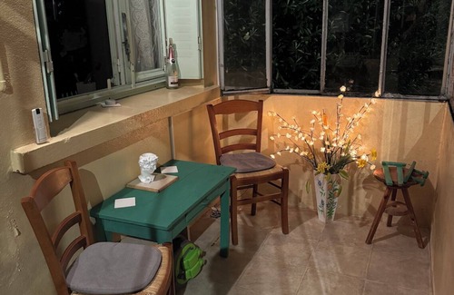 Courban House | Rue de la Roxanne - Set near the famous vineyards of Chablis and Champagne.n