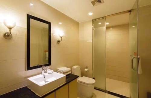 Wenfeng District Hotel | Ruicheng Hotel Anyang Train Station Branch