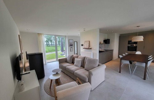 Hoeleden House | Ruime Vakantiewoning met Prachtig Uitzicht