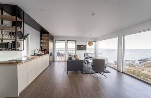 Heroy Cottage | Runde Panorama - Highlight View