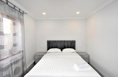Parakar Apartment | Runway Rooms