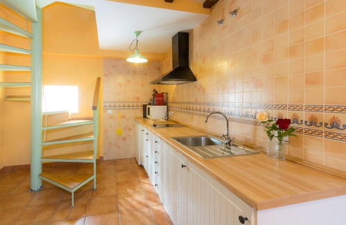 Fresneda de la Tiron Cottage | Rural house "Casa Fresneda",rustic lodging with calm and charm