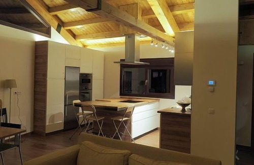 Santa Maria de la Alameda Cottage | Rural house with 3 stays (full or partial rental) for 10 to 18 people