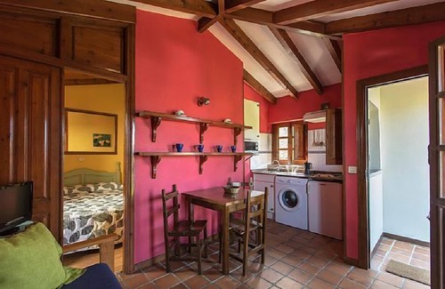 Villanueva de Pria Cottage | Rural apartment Playa del Canal for 2 adults (+ child)