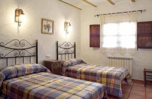 Villaverde de Guadalimar Cottage | Rural house (full rental) Los Palenques I and II for 12 people