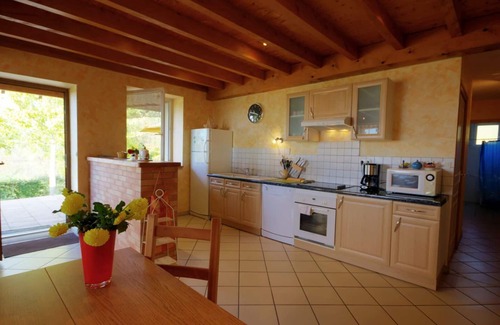 Saint-Heand Cottage | Rural house 2 bedrooms with garden, terrace, wifi, pets allowed