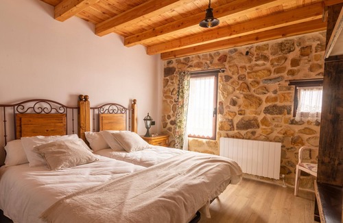 Iurreta Cottage | Rural House, in the center of the Basque Country, all mountains and horses
