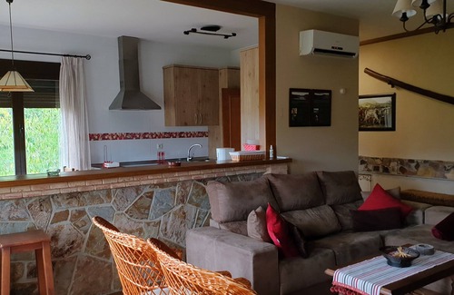 Navas de Estena Cottage | Rural house with swimming pool in the Cabañeros National Park