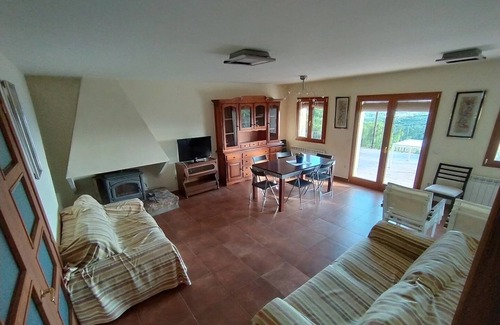 Biosca Cottage | Rural house with swimming pool for groups of up to 15 people
