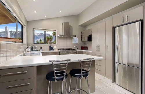 Wanaka House | Rural, idyllic, and 360 degree views! Spacious and only 15 minutes from Wanaka.