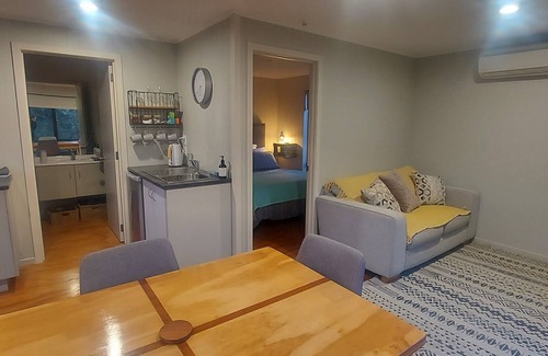Welcome Bay Cabin | Rural Living Close to the City