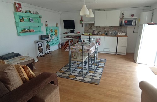Arruda dos Vinhos Apartment | Rural, Quiet and Peaceful apartment with a pool - Near Lisbon
