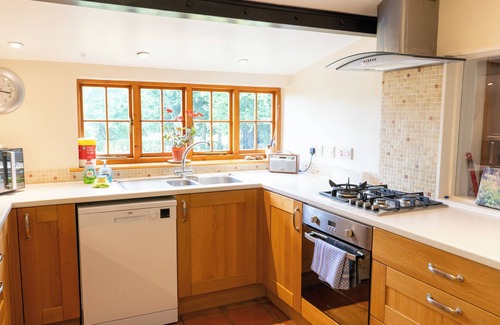 Stowmarket Cottage | Rural Timber Framed 16th C Cottage With Use Of Indoor Heated Pool