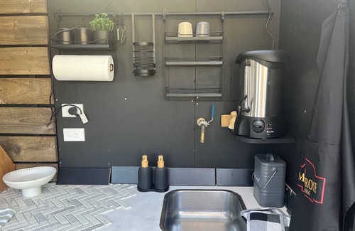 Hurworth Cottage | Rural Tiny home retreat very close to town